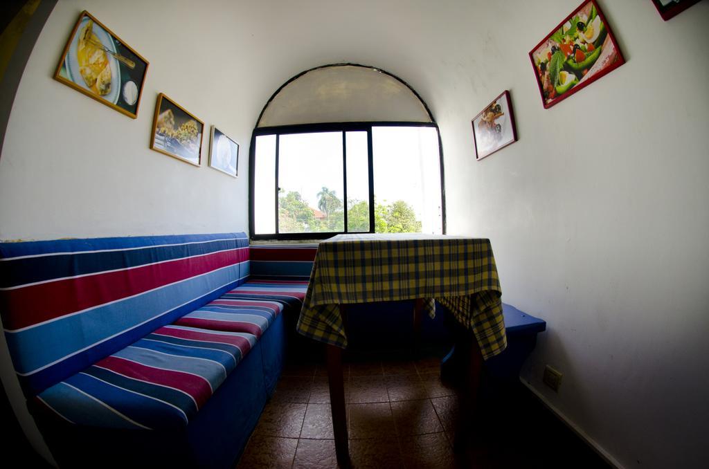 Hostal Los Aventureros Santa Cruz de La Sierra Dış mekan fotoğraf