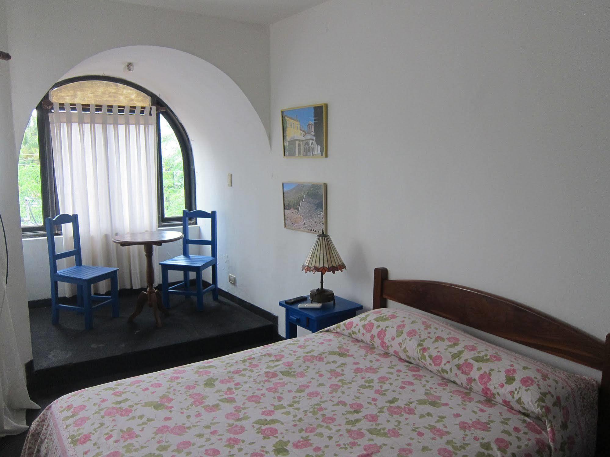 Hostal Los Aventureros Santa Cruz de La Sierra Dış mekan fotoğraf